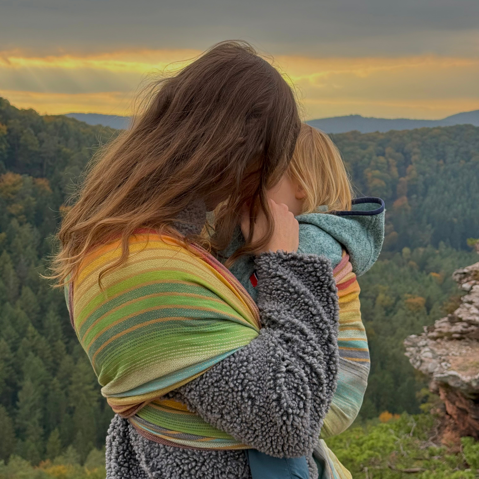 Warum Babytragen so wertvoll ist - für dein Baby, für dich und für euren Alltag - Girasol GbR