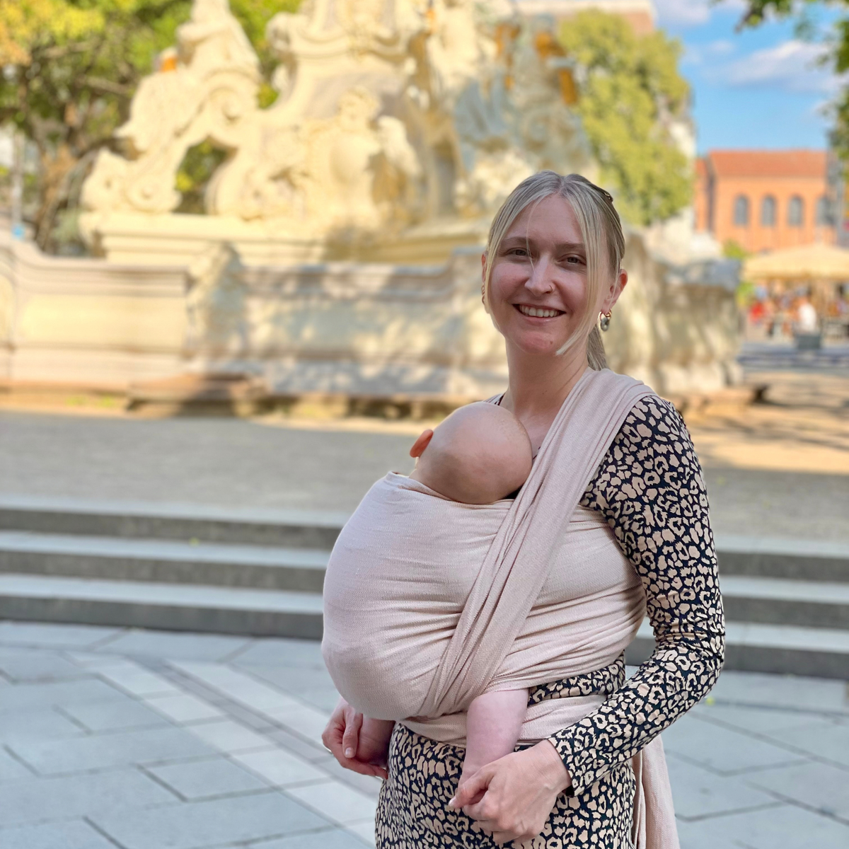 Baby sling Rosy Pepper - plant-dyed